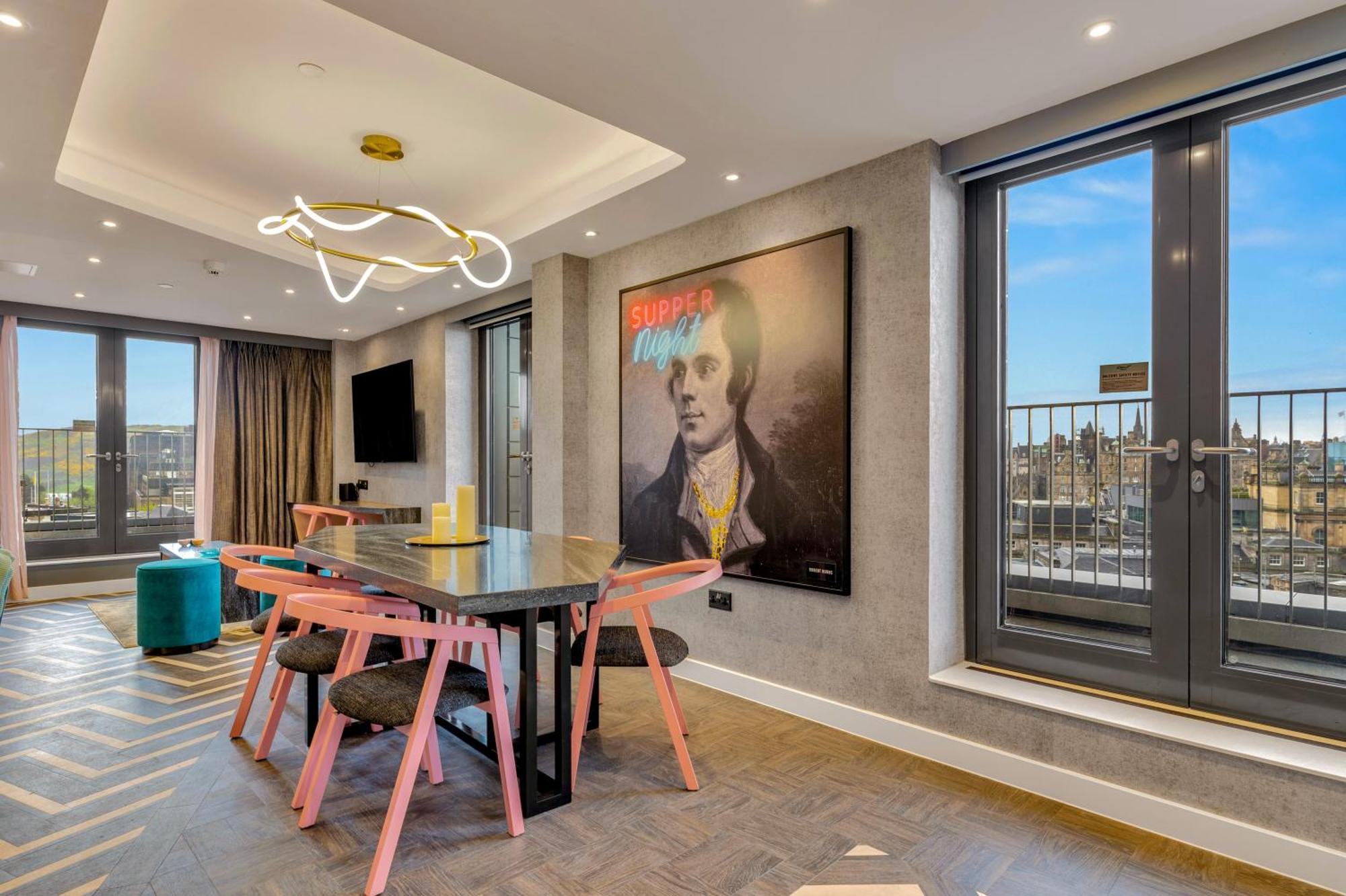 Roomzzz Edinburgh Bagian luar foto