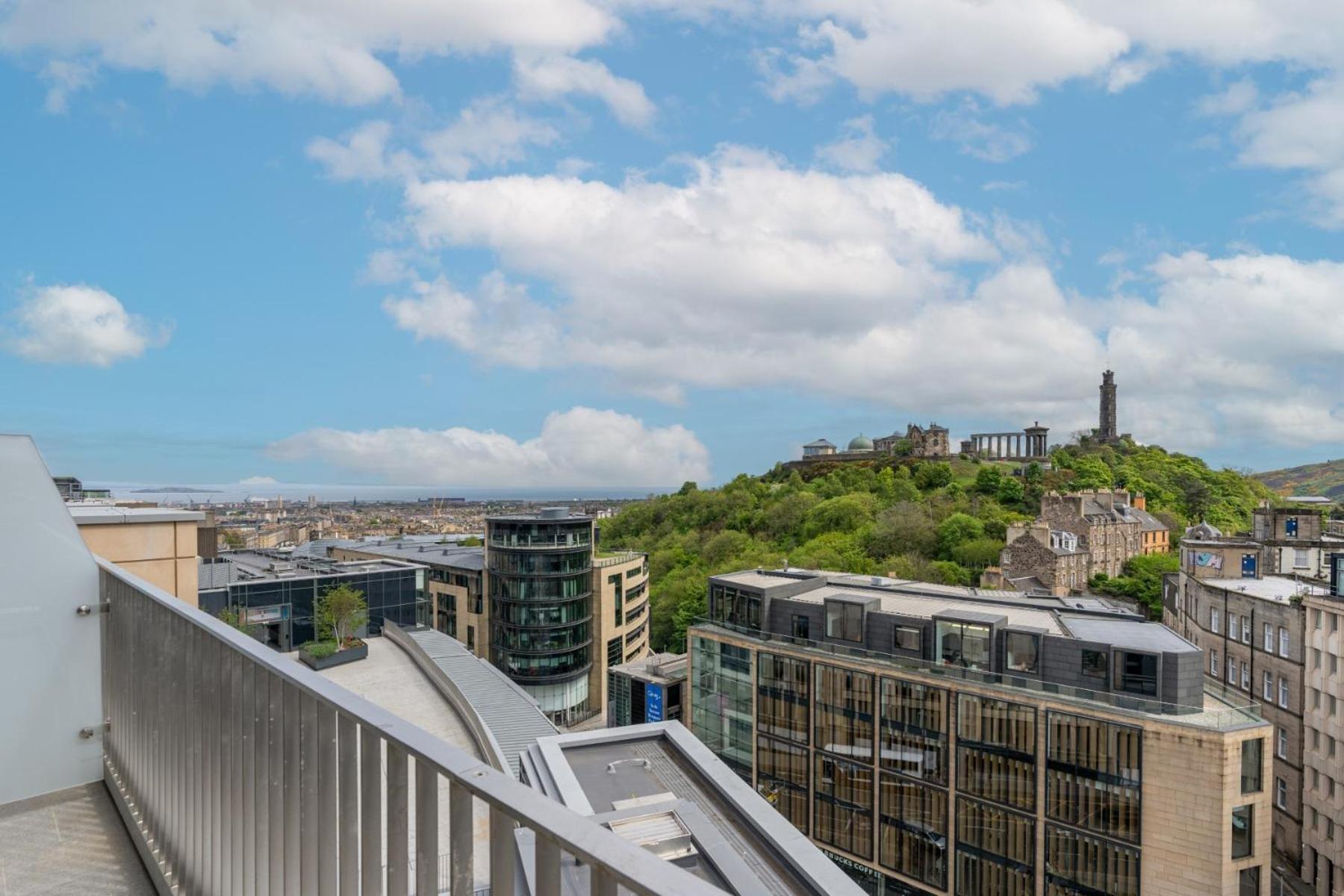 Roomzzz Edinburgh Bagian luar foto