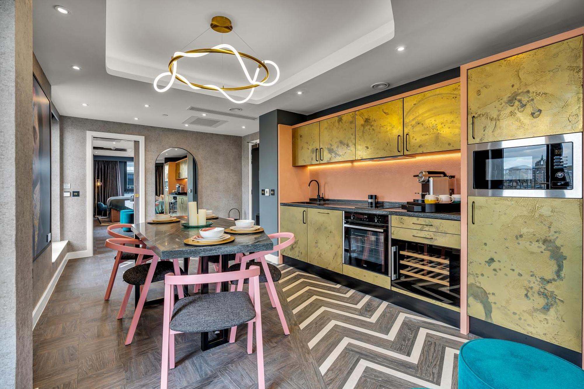 Roomzzz Edinburgh Bagian luar foto