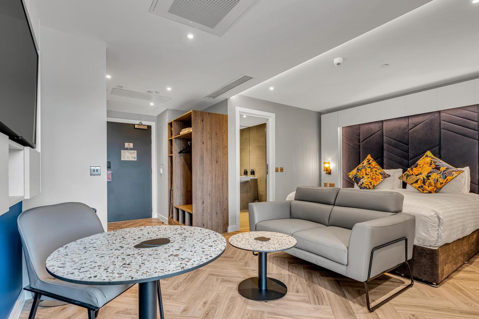 Roomzzz Edinburgh Bagian luar foto