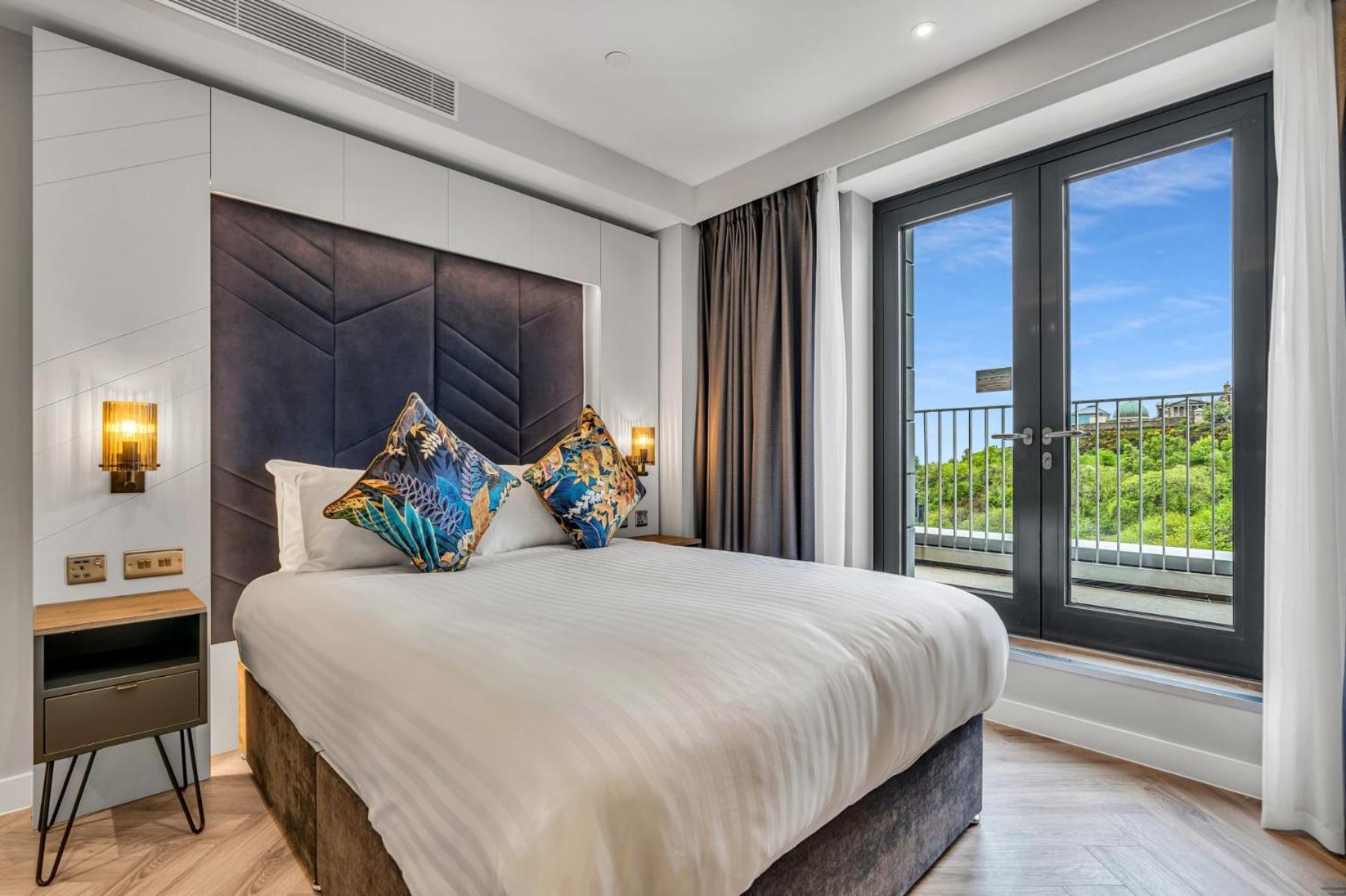 Roomzzz Edinburgh Bagian luar foto